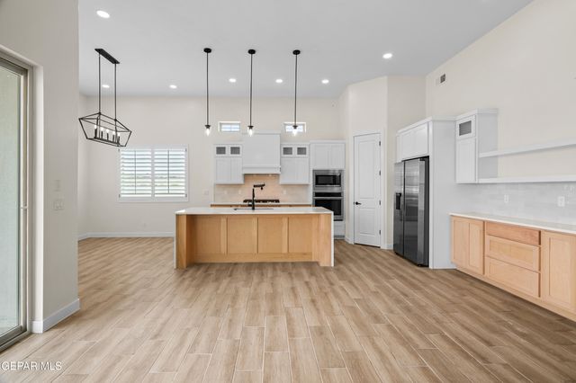 608 Bluegruff Street, Horizon City, TX 79928