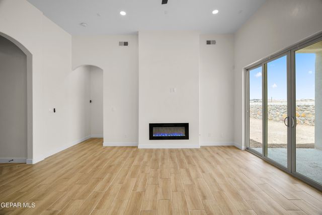608 Bluegruff Street, Horizon City, TX 79928