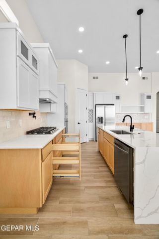 608 Bluegruff Street, Horizon City, TX 79928