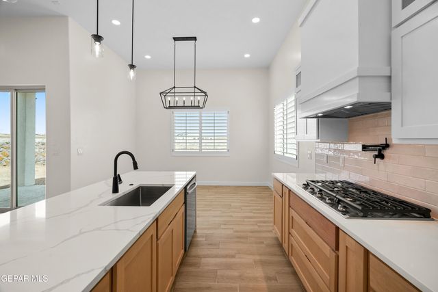 608 Bluegruff Street, Horizon City, TX 79928