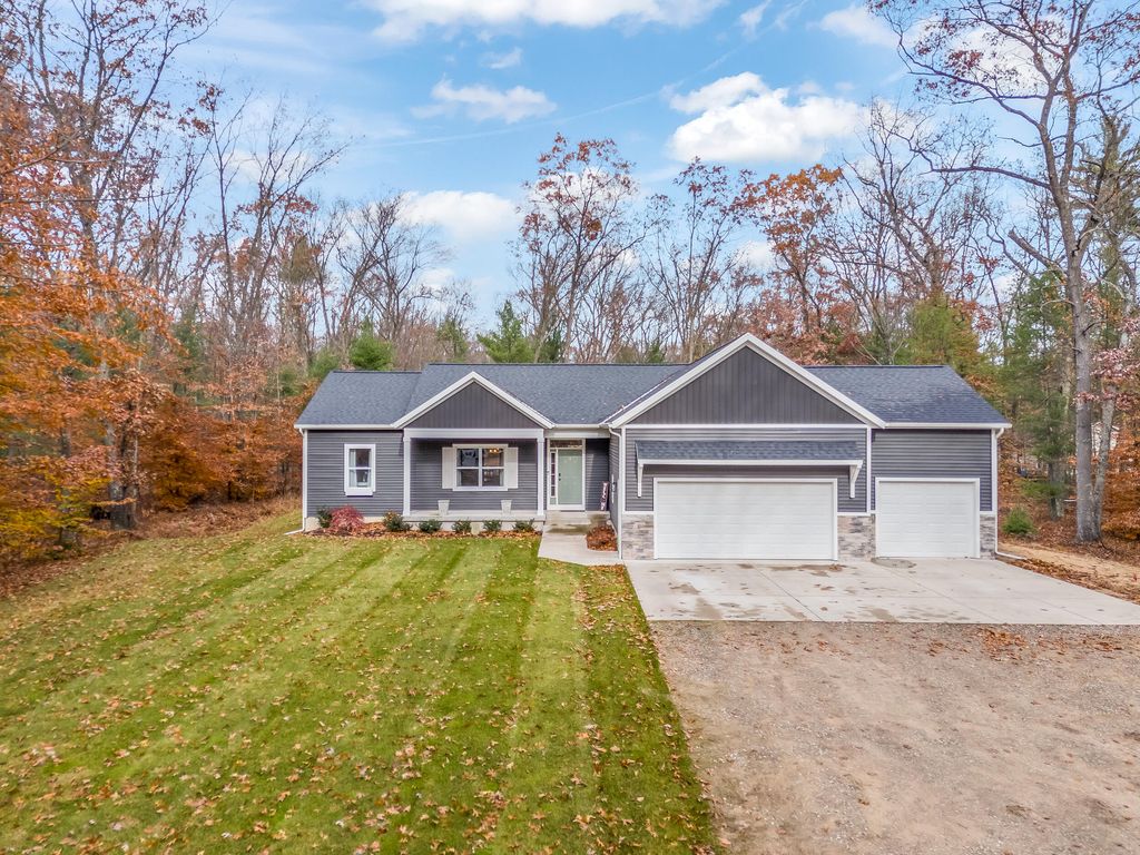 4468 Duck Lake Road, Fruitland Twp, MI 49461