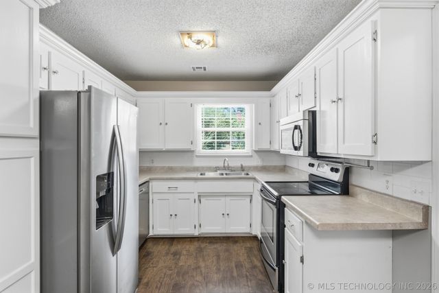 18136 S 4150 Road, Claremore, OK 74017