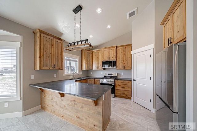 1618 Tide Pool Drive, Idaho Falls, ID 83404
