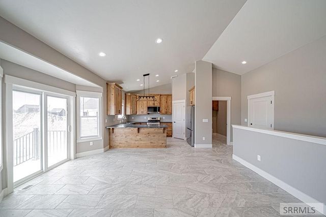 1618 Tide Pool Drive, Idaho Falls, ID 83404