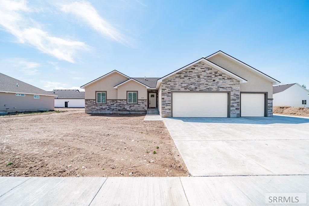 Image 2 of property listing at 1618 Tide Pool Drive, Idaho Falls, ID 83404