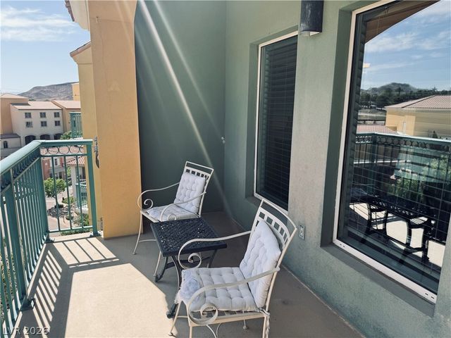 30 Strada Di Villaggio 619, Henderson, NV 89011