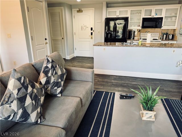 30 Strada Di Villaggio 619, Henderson, NV 89011