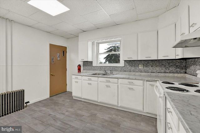 1652 W NORWEGIAN ST, Pottsville, PA 17901