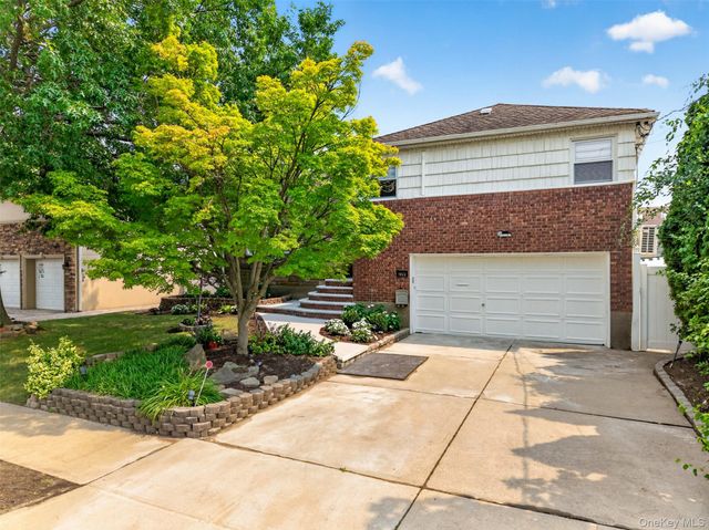 1822 Kent Street, Westbury, NY 11590
