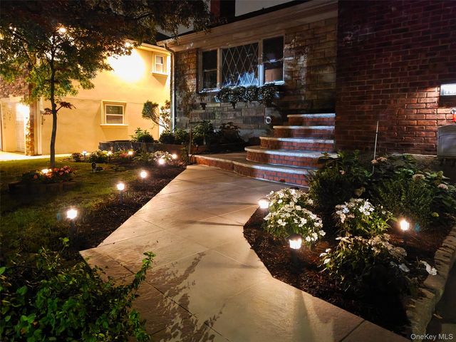 1822 Kent Street, Westbury, NY 11590