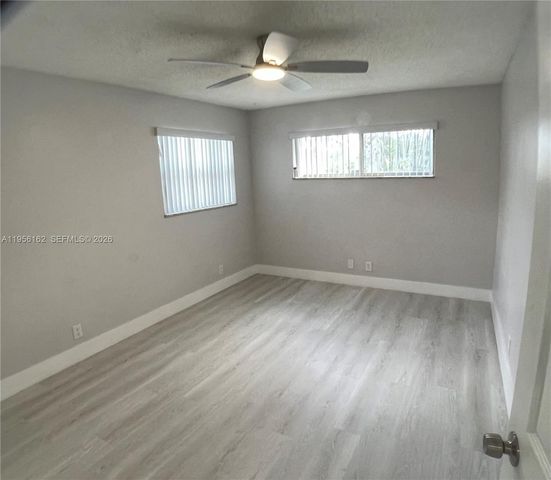 6990 NW 17th St, Margate, FL 33063