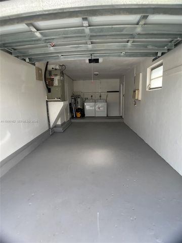 6990 NW 17th St, Margate, FL 33063