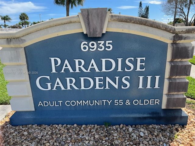 6990 NW 17th St, Margate, FL 33063