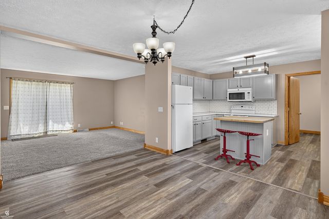 5077 N Belsay Road, Flint, MI 48506