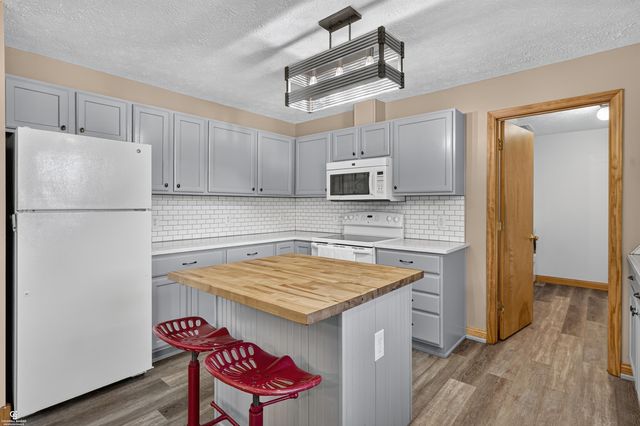 5077 N Belsay Road, Flint, MI 48506