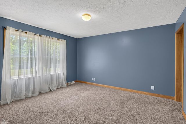 5077 N Belsay Road, Flint, MI 48506