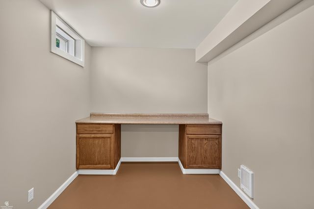 5077 N Belsay Road, Flint, MI 48506