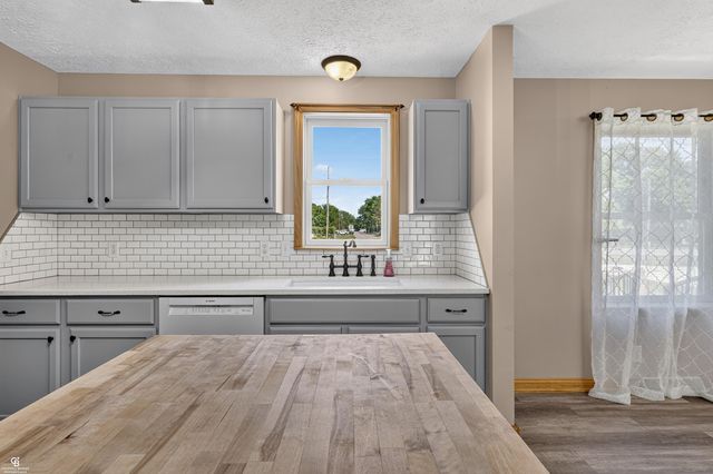 5077 N Belsay Road, Flint, MI 48506