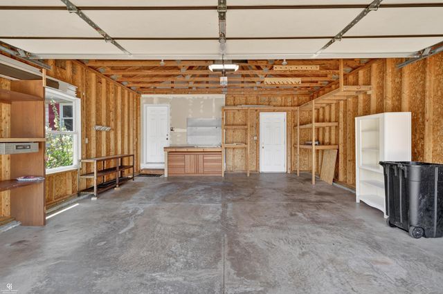 5077 N Belsay Road, Flint, MI 48506