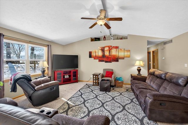 1351 Cumberland Drive, Edgerton, WI 53534