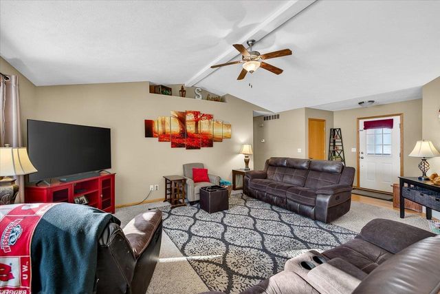 1351 Cumberland Drive, Edgerton, WI 53534