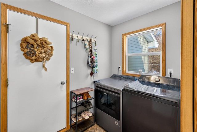 1351 Cumberland Drive, Edgerton, WI 53534