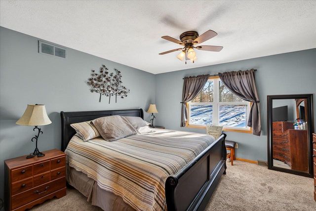 1351 Cumberland Drive, Edgerton, WI 53534