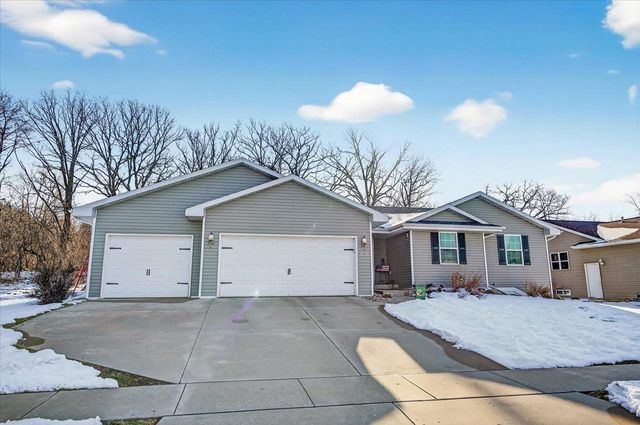 1351 Cumberland Drive, Edgerton, WI 53534