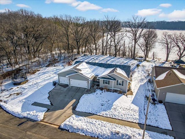 1351 Cumberland Drive, Edgerton, WI 53534