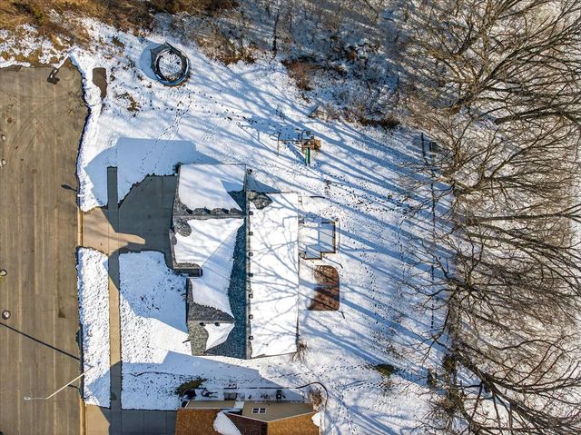 1351 Cumberland Drive, Edgerton, WI 53534