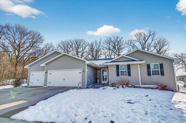 1351 Cumberland Drive, Edgerton, WI 53534