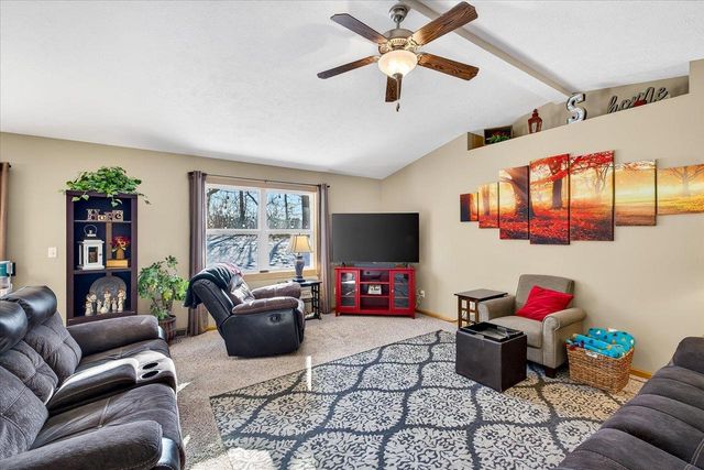 1351 Cumberland Drive, Edgerton, WI 53534