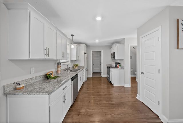 3048 Core Dr, Clarksville, TN 37040