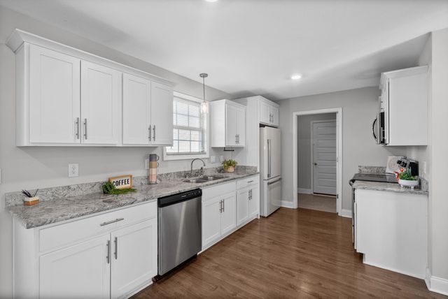 3048 Core Dr, Clarksville, TN 37040