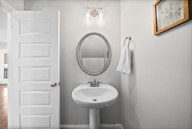 3048 Core Dr, Clarksville, TN 37040