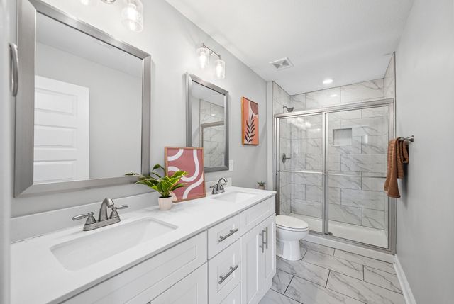 3048 Core Dr, Clarksville, TN 37040