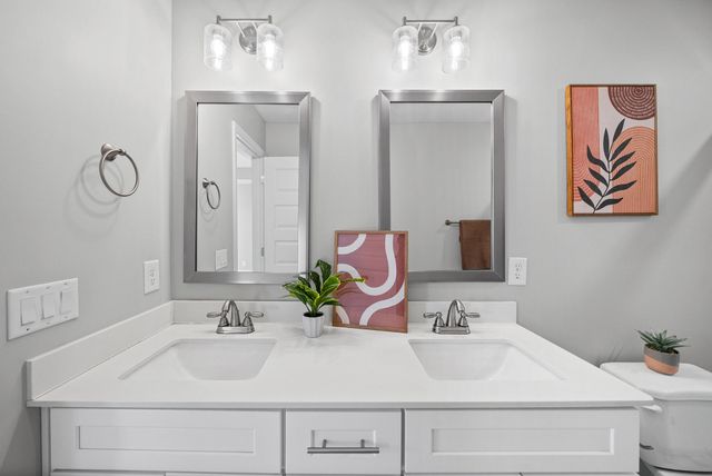 3048 Core Dr, Clarksville, TN 37040