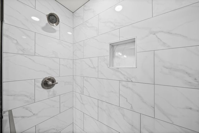 3048 Core Dr, Clarksville, TN 37040