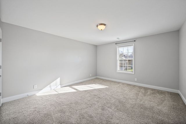 3048 Core Dr, Clarksville, TN 37040