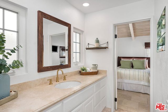 213 Via Cordova, Newport Beach, CA 92663