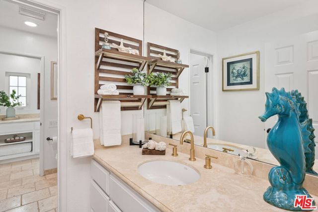 213 Via Cordova, Newport Beach, CA 92663