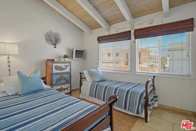 213 Via Cordova, Newport Beach, CA 92663
