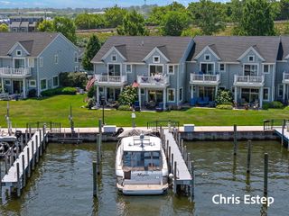 941 W Savidge Street, Spring Lake, MI 49456