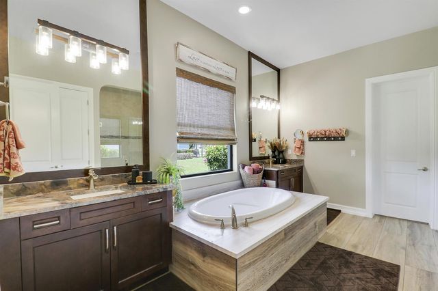 3045 NW Radcliffe Way, Palm City, FL 34990