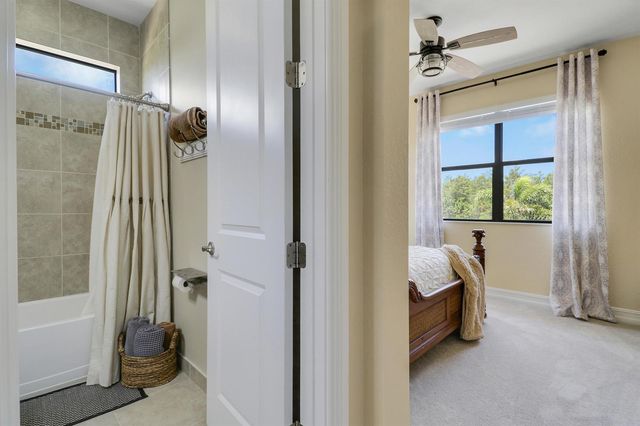 3045 NW Radcliffe Way, Palm City, FL 34990