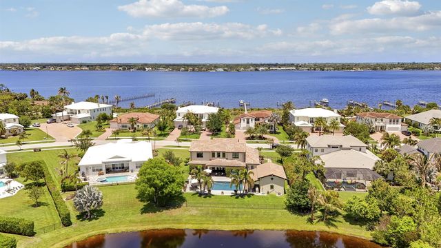 3045 NW Radcliffe Way, Palm City, FL 34990