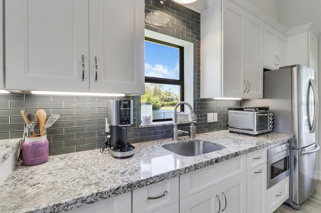 3045 NW Radcliffe Way, Palm City, FL 34990