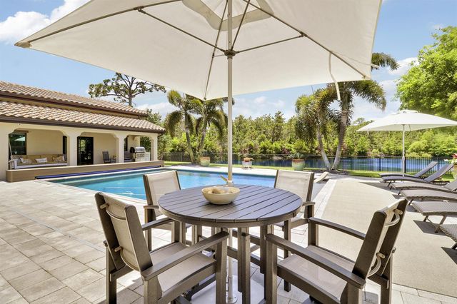 3045 NW Radcliffe Way, Palm City, FL 34990
