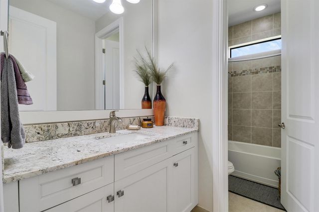 3045 NW Radcliffe Way, Palm City, FL 34990