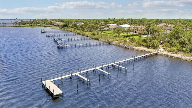 3045 NW Radcliffe Way, Palm City, FL 34990